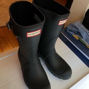 Short Black Hunter Rain Boots!